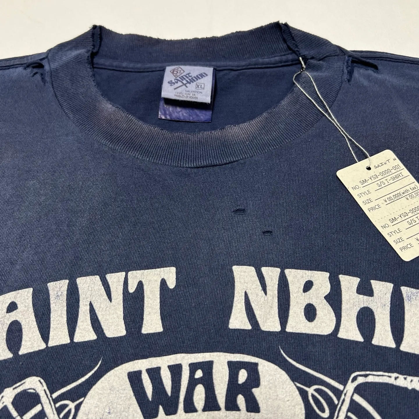 SAINT Mxxxxxx × NEIGHBORHOOD STHD . SS TEE SAINT NBHD/NVY NBHD Takizawa Shinsuke SAINT HOOD joint project Skeleton lightning destruction TEE Washed blue S-XL OE yarn tube weaving without side seam fabric Re-washed to make it distressed Cut and damaged treatment Ma Liu fading process Printing simulates natural distressed effect Correct version Customized joint main mark/wash mark/angel mark